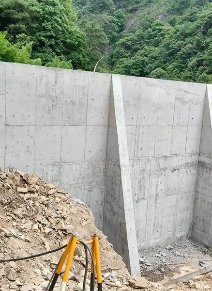 枣庄峄城区重力式挡土墙